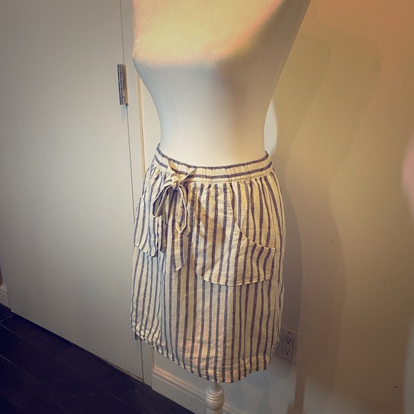 Mini Linen Skirt - Picture 1 of 4